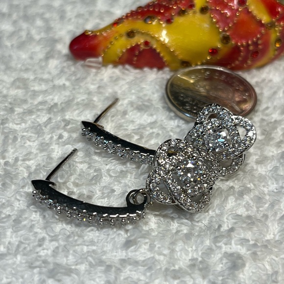 Dangle drop rhinestone earring -clover look NWOT - Picture 12 of 12